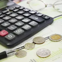 calculatrice, pièces de monnaie