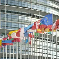 Drapeaux des Etats membres devant le Parlement européen à Strasbourg. Drapeau. Europe.