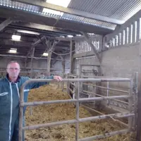 « Je ne vois pas la contention comme une charge financière, vu le nombre d’animaux que l’on manipule », assume Gilles Pousse.