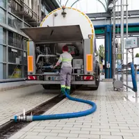 L’Oplase a créé une société anonyme qui est le premier acheteur du lait de ses adhérents. Elle le revend ensuite aux industrie