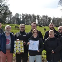 Gwénaël Justome, éleveur bio dans le Morbihan et membre du réseau Invitation à la ferme, a obtenu une médaille d'argent a