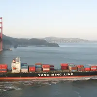 IMG_4019 / cargot dans la baie de San Francisco en Californie, Etats-Unis.  Transport maritime.  bateau transportant des march