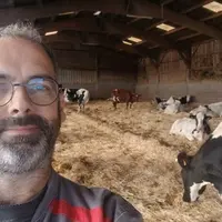 <em class="placeholder">Fabrice Halbert, éleveur laitier</em>