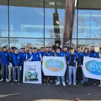 groupe de jeunes éleveurs adhérents de la Coopal et les partenaires de la Coopal.