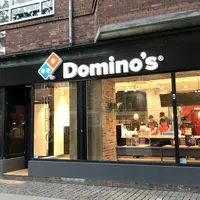 devanture Domino's Pizza