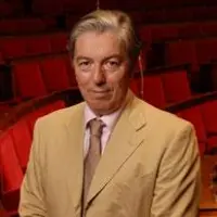 Jean-Paul Charié Député UMP du Loiret, spécialiste de l’économie de marché. Il a été nommé en septembre 2008 à la présidence de la Commission d’examen