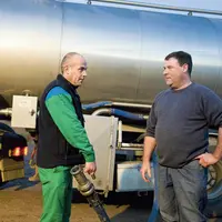 La conjoncture inédite qui découle de la volatilité des marchés agricoles, somme les acteurs de la filière
de trouver les modalités d'une plus grande