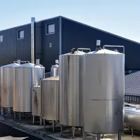 La pose d’une toiture photovoltaïque,
envisagée dans le projet, n’a pas été
réalisée. Une unité de méthanisation
agricole, en projet, devrait fourn