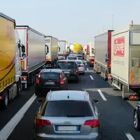 Que les industriels aient leurs propres camions ou fassent appel à des transporteurs, ils peuvent réduire les distances, temps et coûts de livraison.