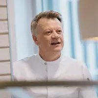 En mars 2022, Stéphane Cathelin a présenté aux chefs d'Elior la gamme Re-Set !, une cuisine équilibrée intégrant des produits bruts et de saison.