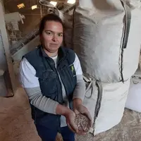 Anneliese Prouvost, à la tête de l'entreprise familiale Ecailles de Mer, investit pour s'installer durablement dans la valorisation des coquilles d'hu