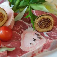 Le bouillon de viande peut réduire le coût en améliorant le naturel.