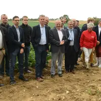 Représentants et producteurs de Triskalia, le 5 septembre devant la presse. © DR