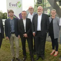 De gauche à droite : en un Guillaume Roué, président délégué d’Evel’Up, en trois Thierry Gallou, directeur, en cinq Philippe Bizien, président. © Fr.