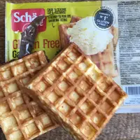 Le lupin empêche la gaufre de rester collée au moule, et les gaufrettes de se fêler.  © S. C.
