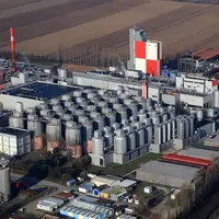 La brasserie Kronenbourg à Obernai,en Alsace, remplacera son alimentation au gaz par 90 % de granulés de bois locaux et 10 % de biogaz issu de ses eff