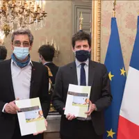 La première et la plus forte mesure du rapport de Serge Papin remis le 25 mars 2021 à Julien Denormandie propose de rendre le contrat obligatoire entr