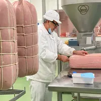 En 2020, il a été produit 37 600 t de mortadelles de Bologne (+1,1%).