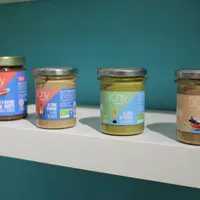 Bionly a élaboré une gamme bio de crèmes sucrées saveur noisette, pistache, amande ainsi que cacao noisettes.