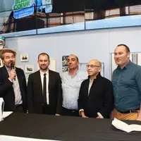 Gaétan de L'Hermite, au micro à gauche, suivi de Marc De Nale, dg de Demain la Terre, Gilbert Domergue, cofondateur du lait Cantaveylot, Pierre Weill,