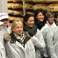 Catherine Dumas (à gauche), sénatrice LR, lors d'une visite à Rungis en 2017. © DR