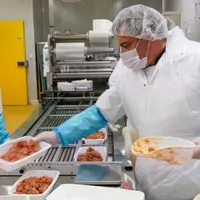 La cuisine centrale de Rennes prépare surtout des barquettes individuelles. © Métropole de Rennes