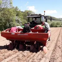 Les Ateliers de la Bruyère cherchent à récolter 5000 € pour acheter du matériel spécifique à la culture de plein champ.
