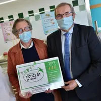 Le chef Olivier Roellinger et Germinal Peiro, président du département de la Dordogne. © Dordogne