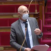 Cette nuit, Dominique Potier, député PS, défendant une prime à la restauration collective. © Assemblée nationale