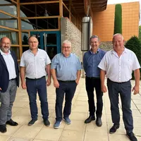 Premier bureau d’Interp’Aura. De gauche à droite : Francis Le Bas, Stéphane Carrel, Thierry Thénoz, Dominique Chalendard, Lionel Picard.