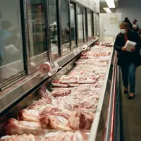La hausse des prix de la viande bovine aux USA limite la conommation.