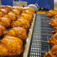 Le site d'Arrivé Chavagnes produit historiquement du poulet entier rôti en sachets.