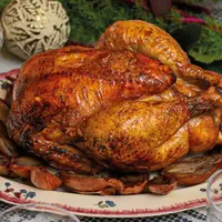 Les Français tiennent à leur volaille festive pour les fêtes de fin d'année, mais les producteurs craignent que les prix de détail ne les rebutent.