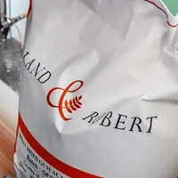 Un sac de gomme d'acacia d'Alland & Robert