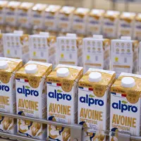 Boisson d'avoine Alpro dans l'usine Danone de Villecomtal-sur-Arros