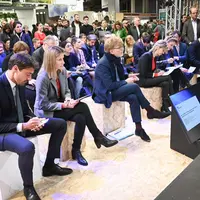 Débat Egalim sur le stand du Ministère en présence de Marc Fesneau, Agnès PAnnier-Runacher et les députés Anne-Laure Babault et Alexis Izard, le 2 mar