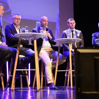 De gauche à droite : David CASSIN, directeur des relations parties prenantes d’Avril filières d’élevage ; Yves-Marie BEAUDET, président du CNPO ; Arna