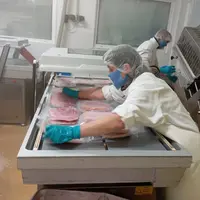 fabrication de jambon en usine