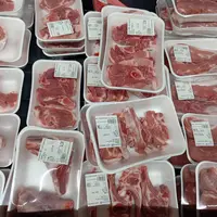 barquettes de viande d'agneau en supermarché