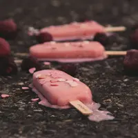 trois glaces rose
