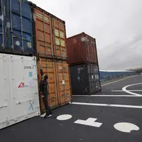 conteneurs sur un quai