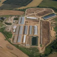 Vue aérienne d'une ferme agricole
