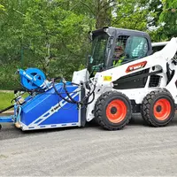 Laveur haute pression Dynaset sur chargeuse compacte Bobcat S530