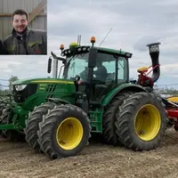 Denis et Nicolas Clauss, agriculteurs en Alsace, ont investi en commun dans un semoir Väderstad Tempo qu’ils ont équipé d’un système de fertilisation