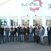 Equipe de salariés des établissements Ducastel avec Virginie Perpignan