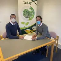 Niek Jansingh, PDG de Stecomat (à gauche) et Eddie Pedersen, Directeur Commercial Europe de FarmDroid
