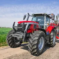 Les andaineurs à 4 rotors Massey Ferguson RK 1254 TRC et MF RK 1254 TRC-Pro se plient à moins de 4 mètres de haut au transport.