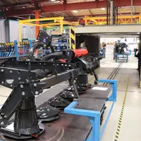 Les faucheuses SIP en cours de montage passent sur un banc d’essai pour contrôler le bon fonctionnement de leur chaîne cinématique.