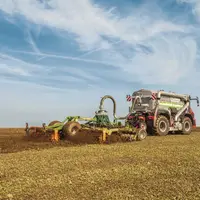 Catros 8003-2TX à l'injection de lisier avec automoteur d'épandage