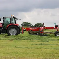 Andaineur double Massey Ferguson - Salon de l'herbe et des fourrages